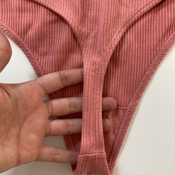 ARITZIA Community SCOOP BACK BODYSUIT TICKLED CORAL NEW Large - Picture 12 of 12